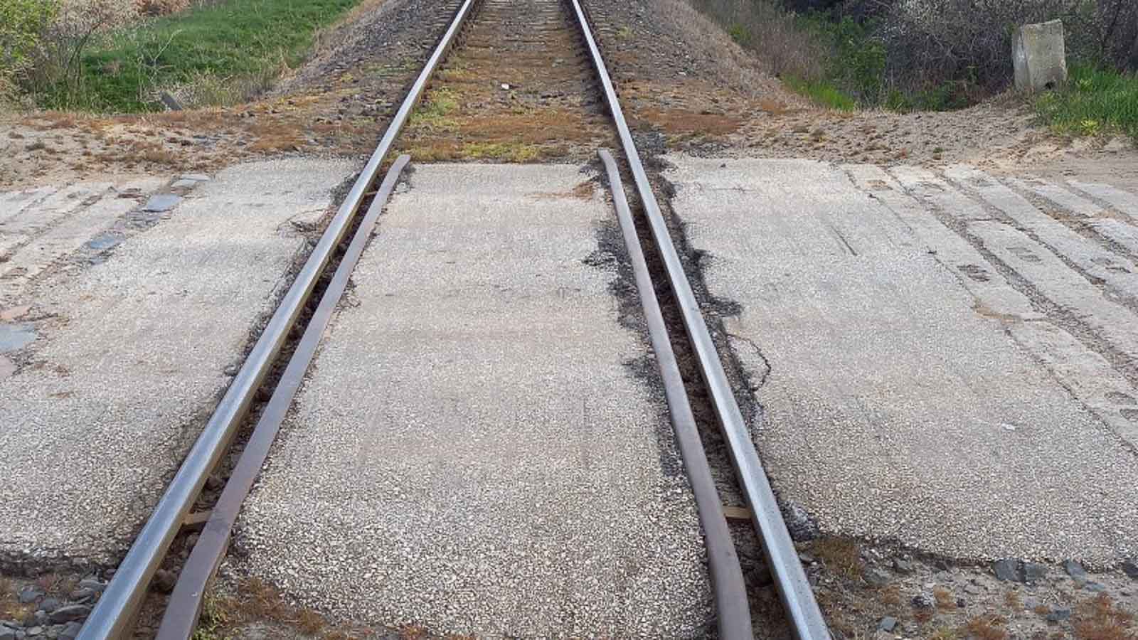 Lezárnak egy vasúti átjárót Kunfehértó határában