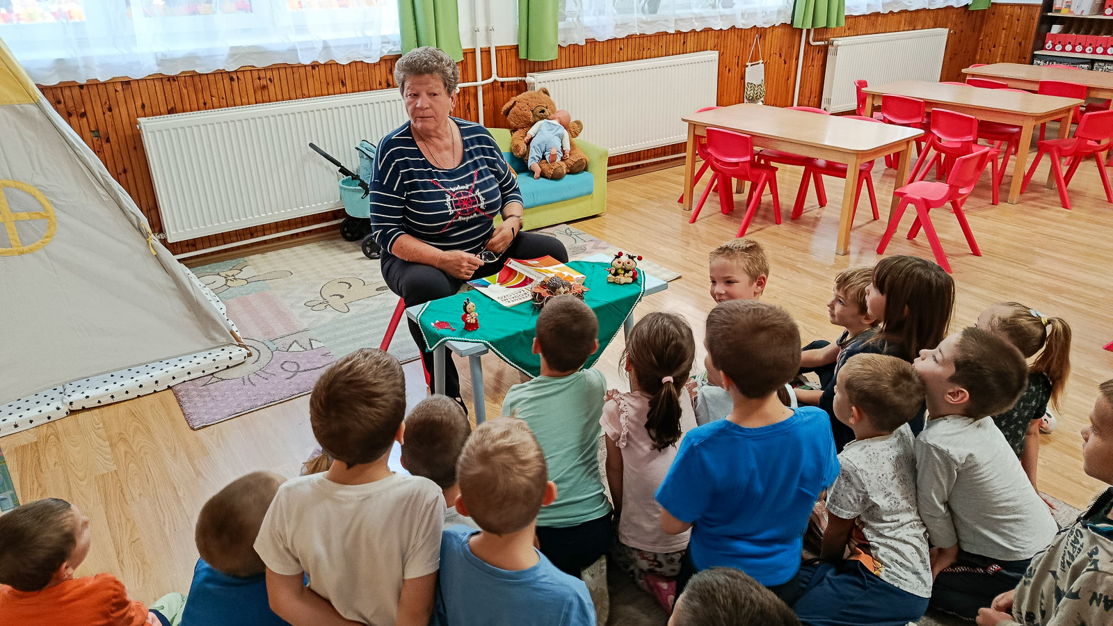 Nagymamák meséltek az óvodában