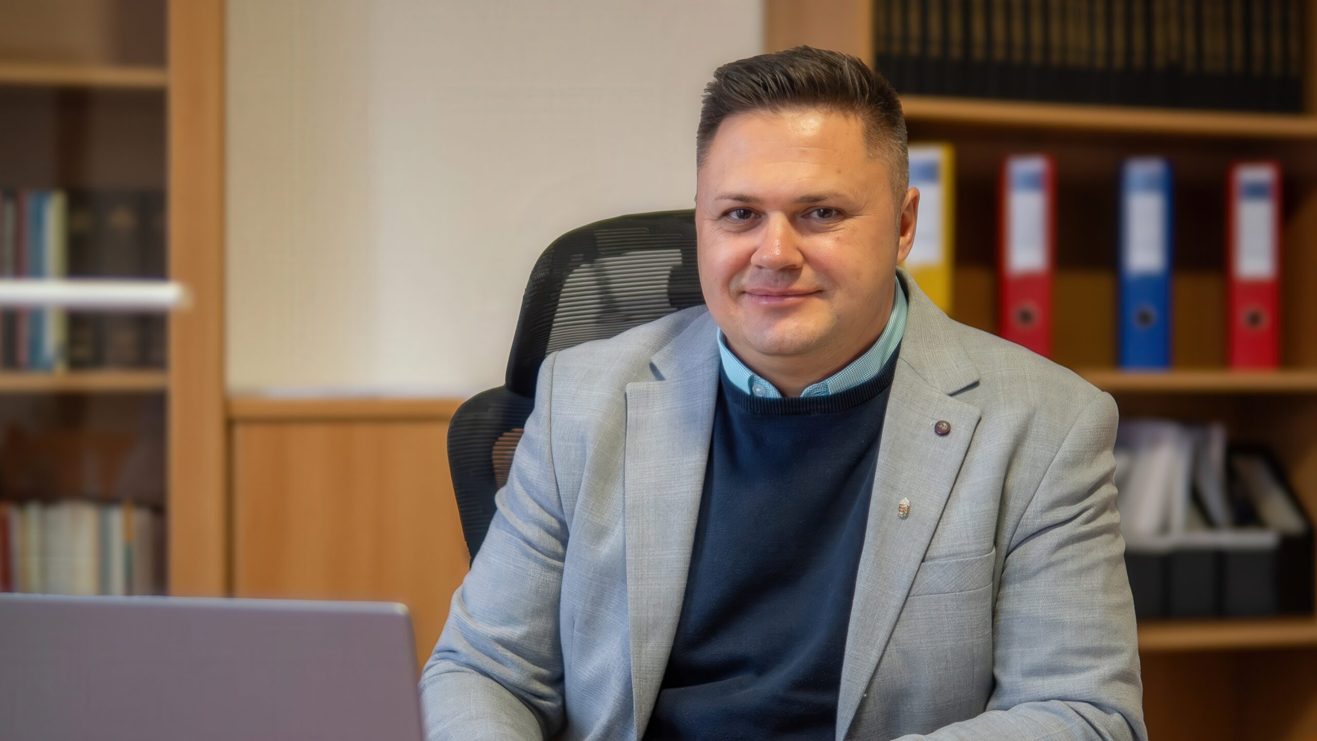 „Csapatban dolgozunk Kunfehértóért” – Szalai László videóban értékelte első évét